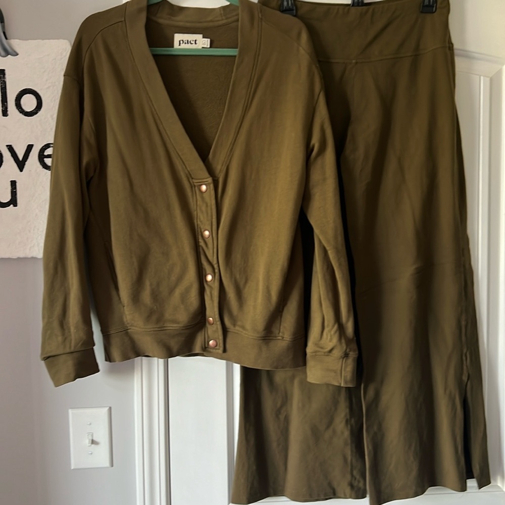 jacet and cropped pants set. great used condition